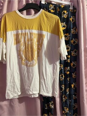 Box Lunch Harry Potter Hufflepuff Pajama Set
